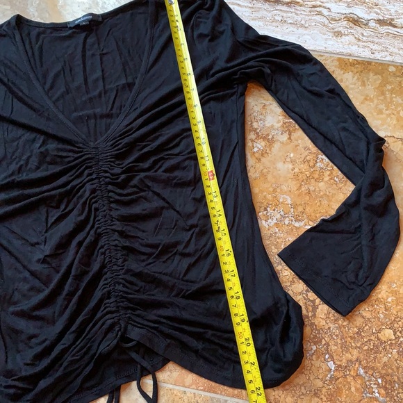 Ambiance V neck scrunch front black Longsleeve T - Picture 7 of 8